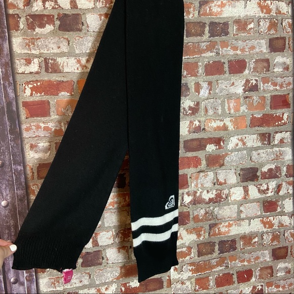 ROXY Logo Black Scarft White Logo EUC - Picture 2 of 7
